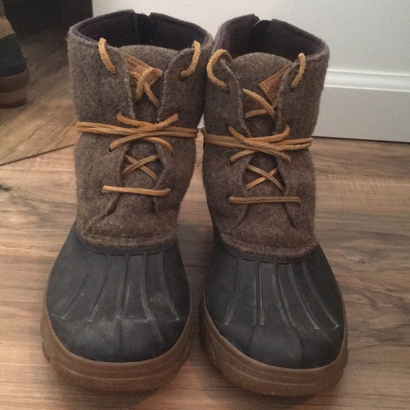 sperry hiking boots